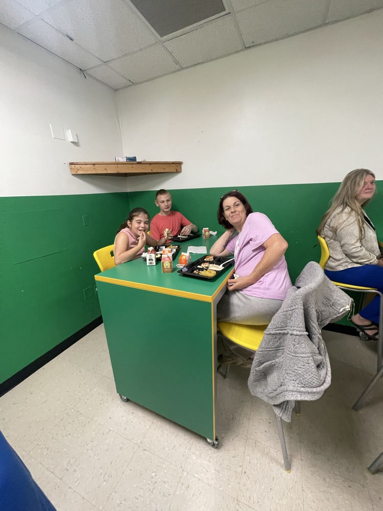 Thank you to everyone who joined us for our 1st-3rd grade Grandparents Day Breakfast!   The next Grandparents Day Breakfast will be on Tuesday, September 23rd for 4th-8th grade!   A huge thank you to our Kitchen Staff they always do an amazing job!! 