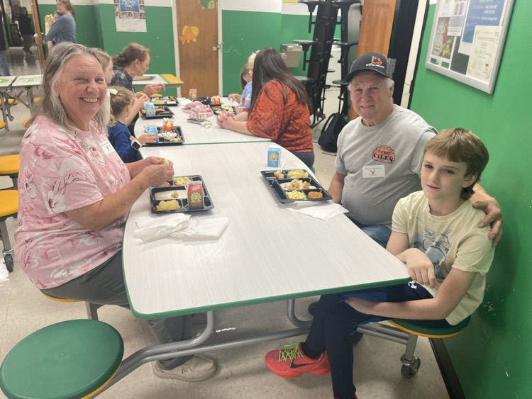 Thank you to everyone who joined us for our 4th-8th grade Grandparents Day! A huge thank you to our Kitchen Staff they always do an amazing job!! 