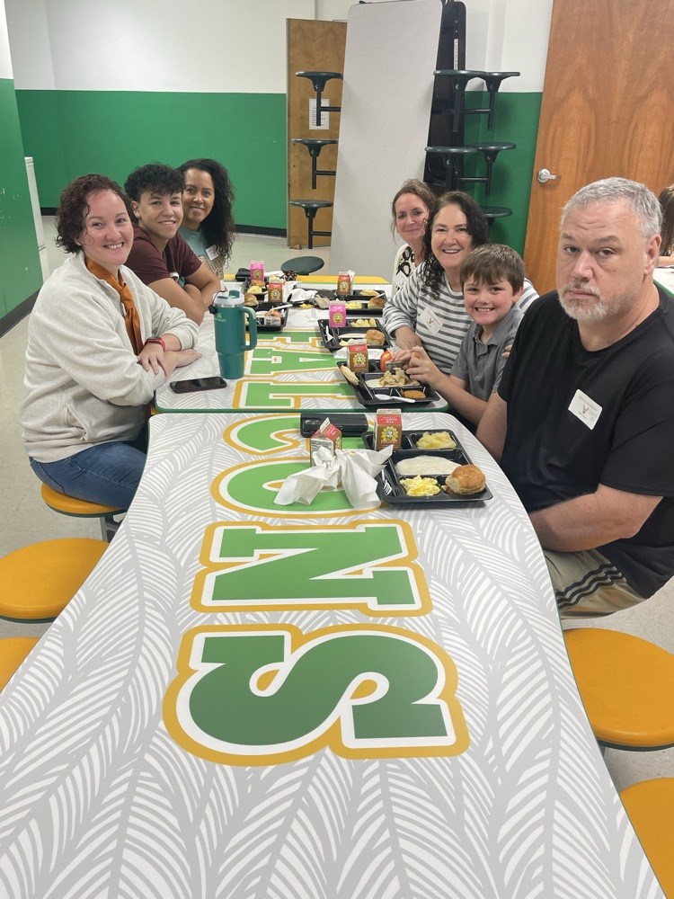 Thank you to everyone who joined us for our 4th-8th grade Grandparents Day! A huge thank you to our Kitchen Staff they always do an amazing job!! 