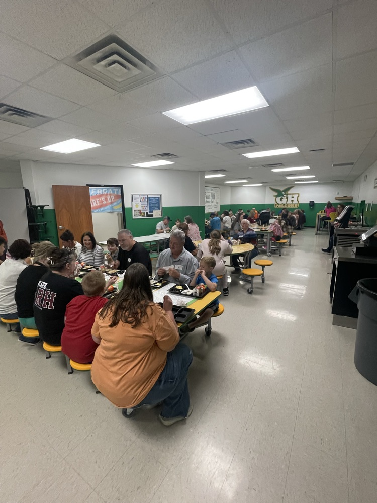 Thank you to everyone who joined us for our 4th-8th grade Grandparents Day! A huge thank you to our Kitchen Staff they always do an amazing job!! 