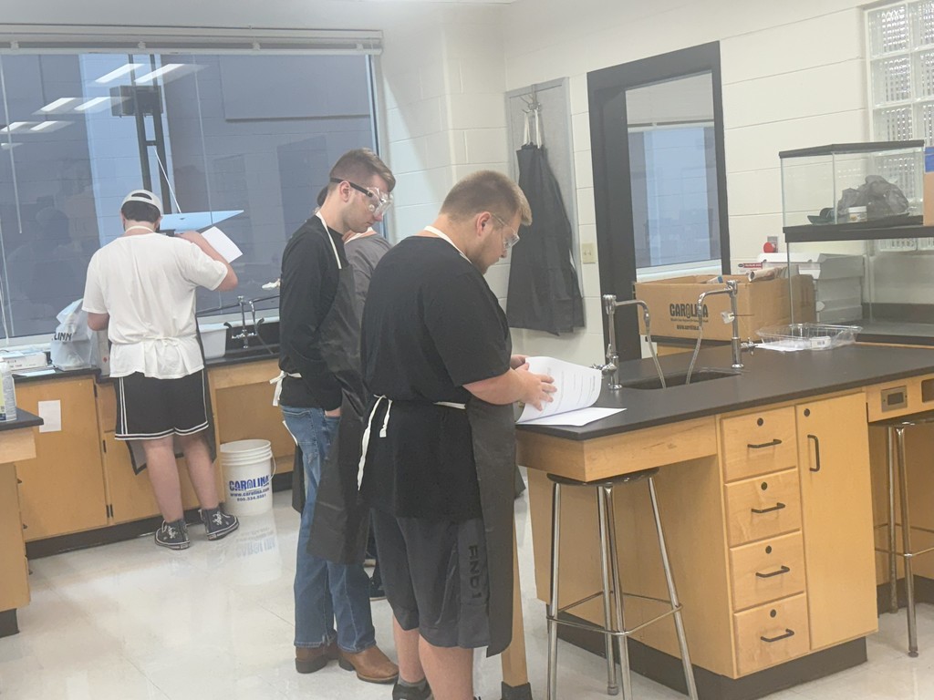 : Students in Ms. Shoemaker’s Dual Credit Biology class are investigating the properties of water using 5 different stations to explore different ways adhesion, cohesion, and capillary action are responsible for sustaining life on earth. 