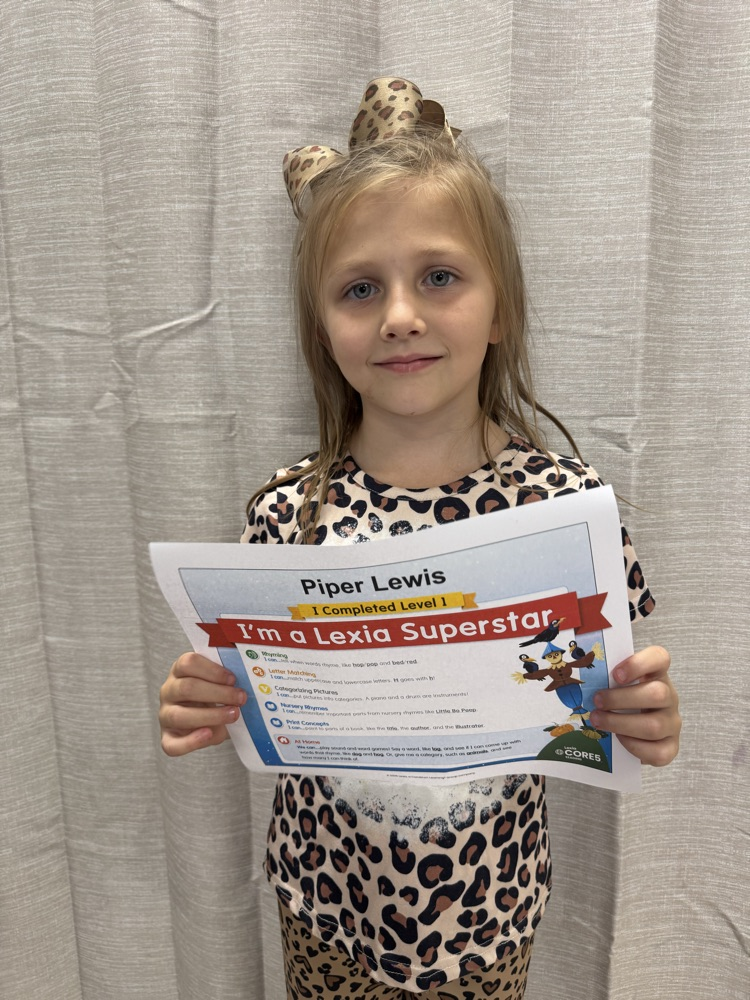 GHES kindergarteners, Peyzleigh Shackleford, Piper Lewis, and Easton McArthur, completed level 1 of their Lexia program. We are so proud of their hard work. Way to go, superstars! 🤩
