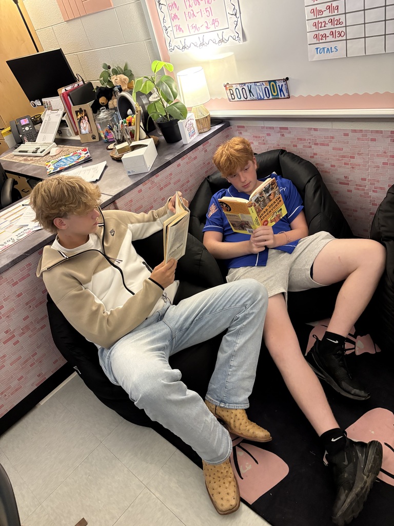 Building Bookworms 📚🐛 Mrs. Mitchell's 10th grade English classes participate in Sustained Silent Reading (SSR) each week. SSR offers multiple benefits like improved reading comprehension and increased reading stamina/fluency while encouraging a greater love for reading. Students pick a book of their choice, get comfortable, and read silently until the timer goes off.