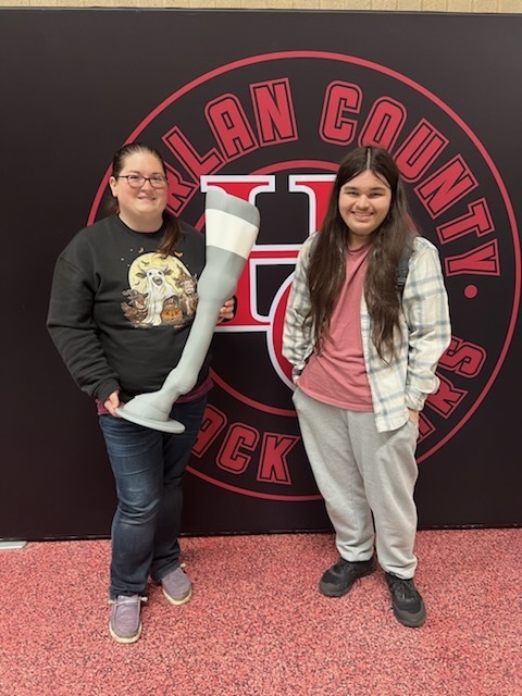 HC Senior, Seth Farmer, designed and 3D printed a model of a horse leg for English Creek Stables. The model will be used for teaching purposes at the stables. Thank you, Samantha Nolan, for supporting our engineering students!