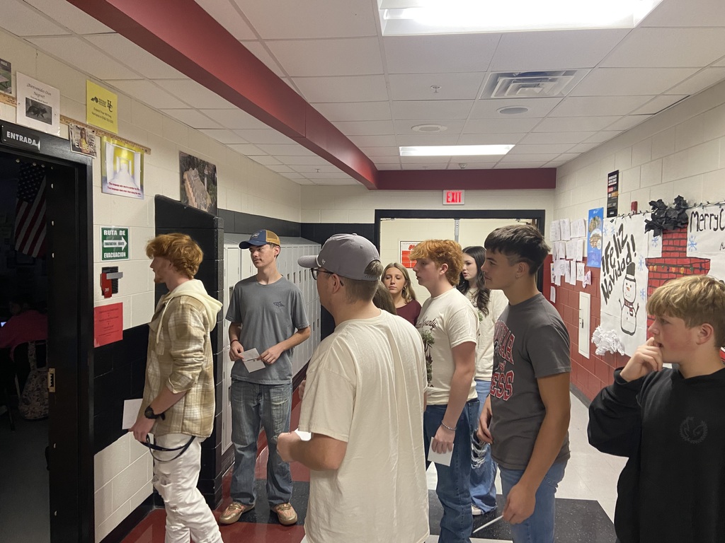 On Friday November 21st, Harlan County FFA Members gathered to write "thank-you" letters for all of the substitute teachers in the building. Today is Substitute Teacher Appreciation Day and HC FFA wanted to give back to the people who are willing to step in to a different environment everyday and still make a positive impact on every kid that they meet. To all the Substitute Teachers, we say thank you for all that you do