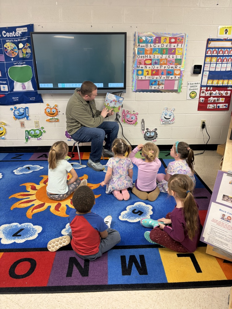 📚✨ A big thank you to our special guest reader, Stephen Daniel, for sharing his time and reading to our PreK–4th grade students in celebration of Read Across America! 🌟