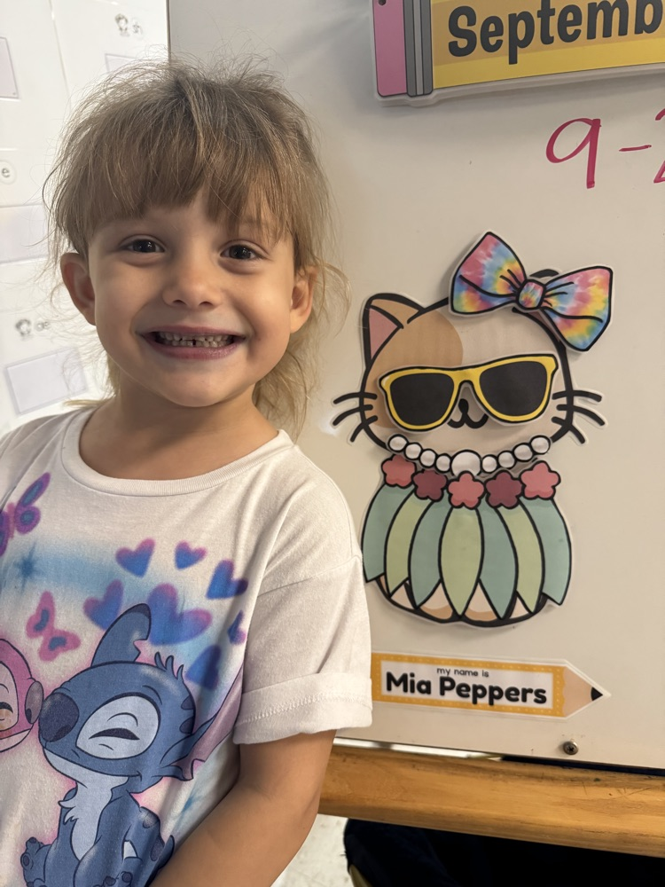 Ivanna Whitaker made sure the kindergarten class pet was dressed for Tacky Tourist Day!