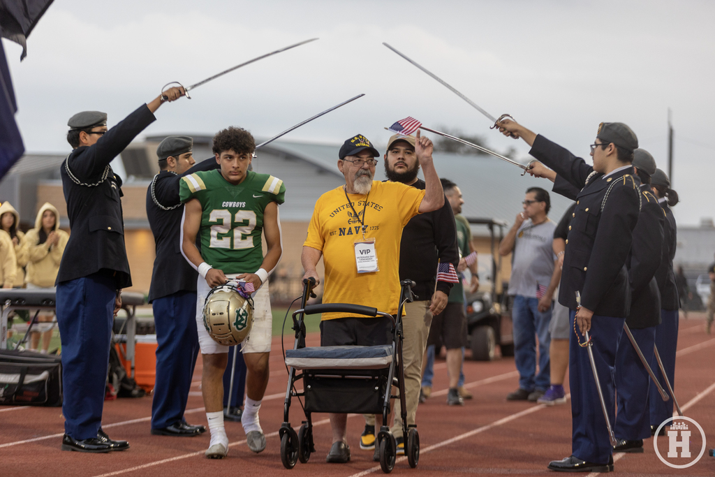 We honored our Veterans with a heartfelt ceremony at Harlandale Memorial Stadium during our last regular home game of the season. Thank you to all the veterans who joined us—your service means the world to our community!