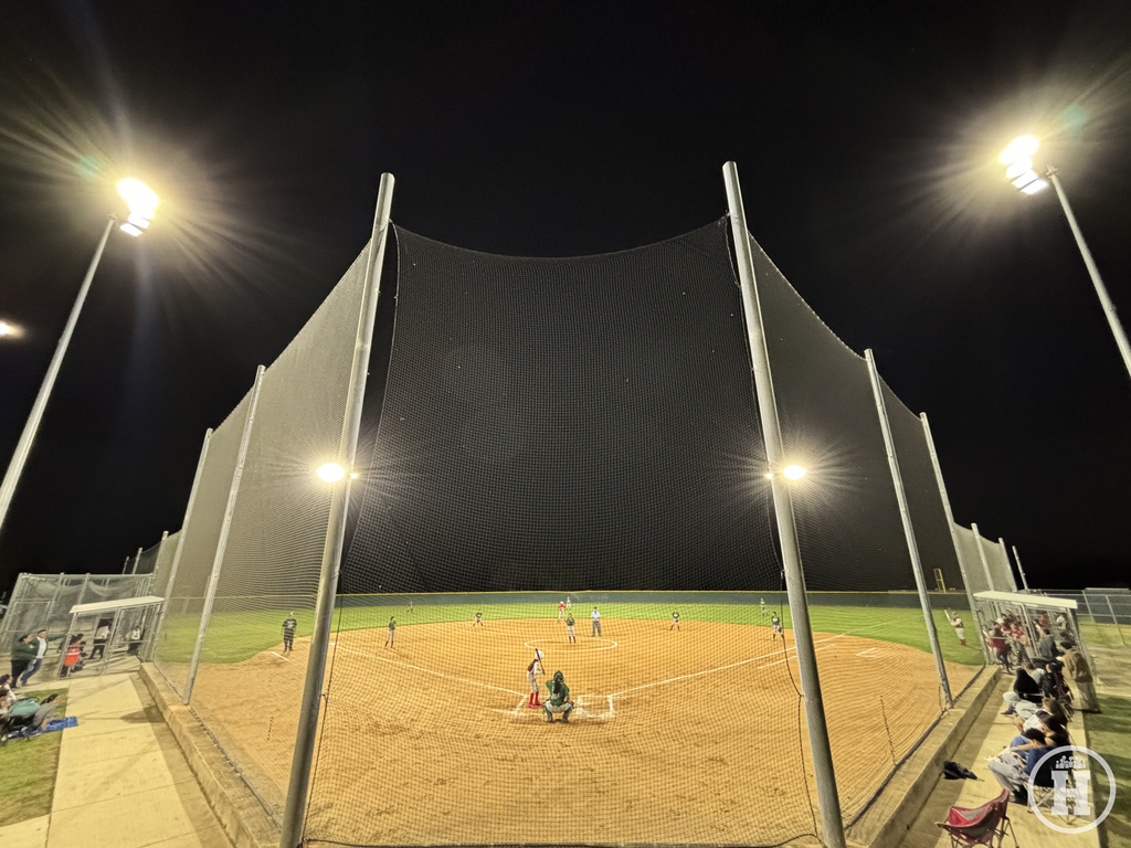 Historic night for Harlandale ISD! Our middle school softball and baseball teams kicked off their season with an exciting twist – the first ever night games under the lights! With a ceremonial first pitch delivered by our Board, all our teams played hard and made us proud. Let’s cheer them on for a great season ahead!