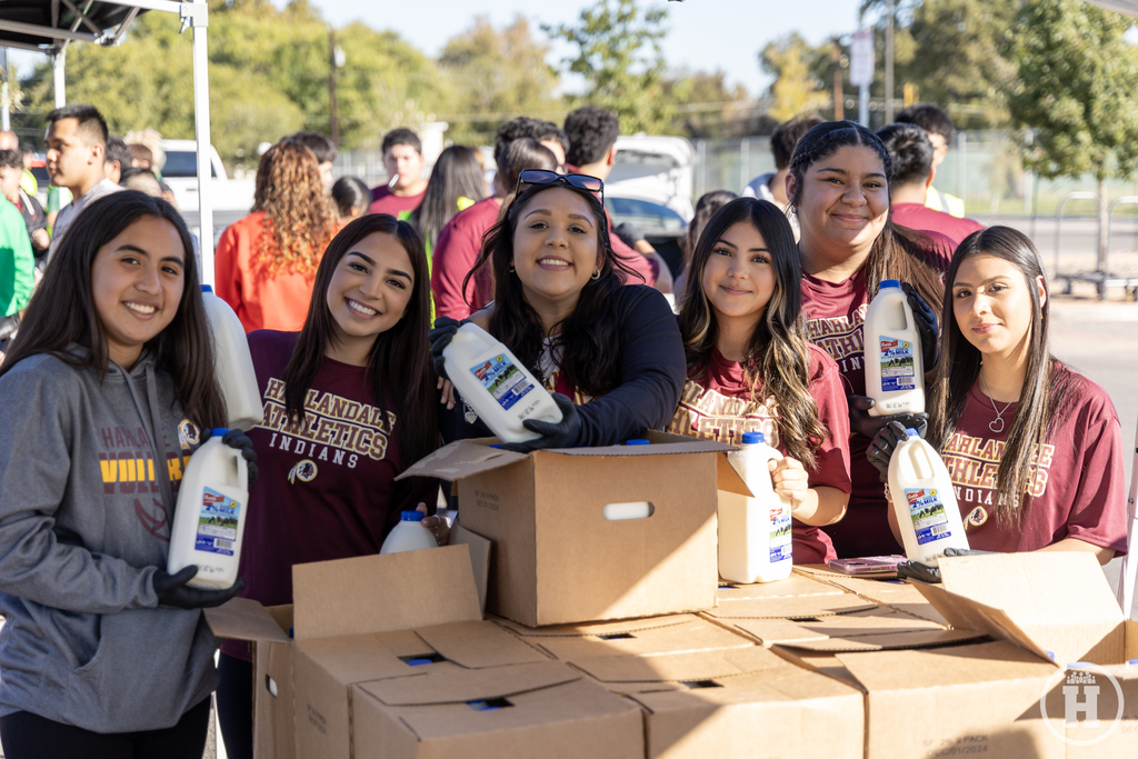 It was an incredible day of teamwork and giving back!   Thanks to the support of our amazing volunteers and partners, 725 households received a total of 37,659 pounds of food. This effort wouldn’t have been possible without the San Antonio Food Bank—thank you for your partnership and dedication to our community.   We also want to recognize the hardworking student volunteers from Harlandale and McCollum HS, including members of the Volleyball and Football teams, HHS Safe Students and CIS. Your energy and commitment truly made a difference today, and we couldn’t be prouder to see our Harlandale Legacy in action!