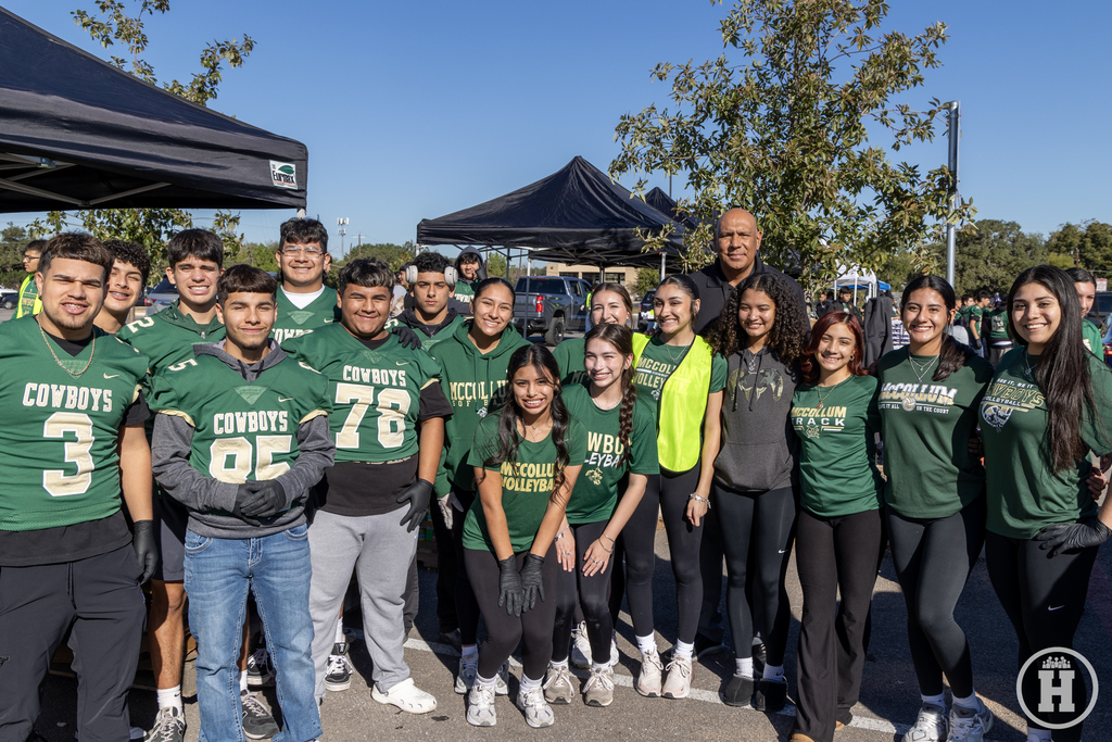 It was an incredible day of teamwork and giving back!   Thanks to the support of our amazing volunteers and partners, 725 households received a total of 37,659 pounds of food. This effort wouldn’t have been possible without the San Antonio Food Bank—thank you for your partnership and dedication to our community.   We also want to recognize the hardworking student volunteers from Harlandale and McCollum HS, including members of the Volleyball and Football teams, HHS Safe Students and CIS. Your energy and commitment truly made a difference today, and we couldn’t be prouder to see our Harlandale Legacy in action!