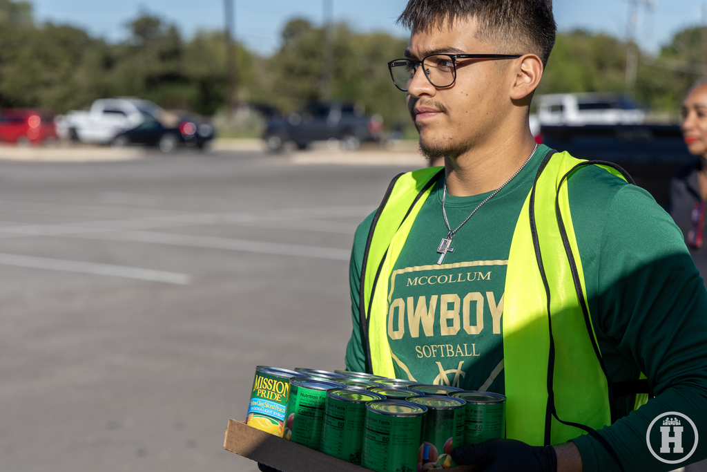 It was an incredible day of teamwork and giving back!   Thanks to the support of our amazing volunteers and partners, 725 households received a total of 37,659 pounds of food. This effort wouldn’t have been possible without the San Antonio Food Bank—thank you for your partnership and dedication to our community.   We also want to recognize the hardworking student volunteers from Harlandale and McCollum HS, including members of the Volleyball and Football teams, HHS Safe Students and CIS. Your energy and commitment truly made a difference today, and we couldn’t be prouder to see our Harlandale Legacy in action!