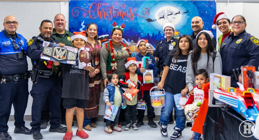We cannot thank our incredible Harlandale community and staff enough for supporting the 2nd Annual Harlandale Police Department Toy Drive and Distribution! Together, we brightened the holiday season for 45 families and 116 students, bringing joy and smiles across our district. A special shoutout to our Morrill Center Student Support Services Department for partnering with our HPD to make this possible for our students. This is what the Harlandale spirit is all about!