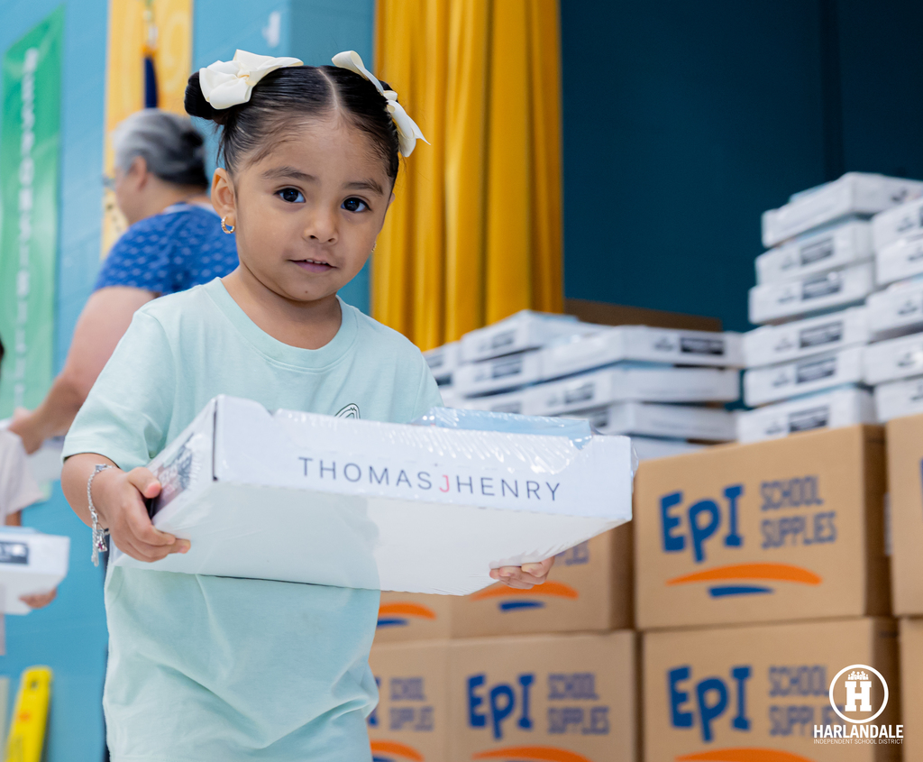 250818-YES School Supplies-6