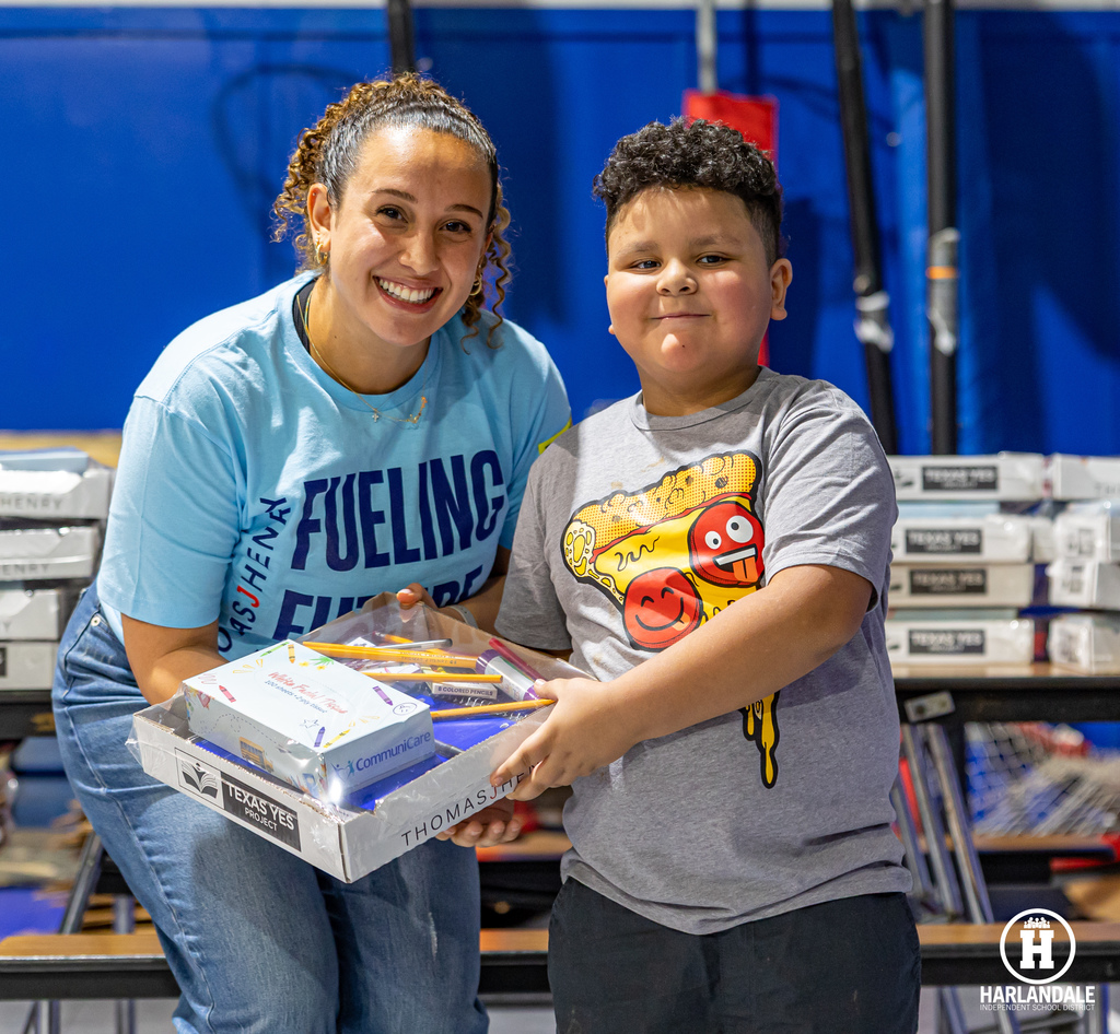 250818-YES School Supplies-36