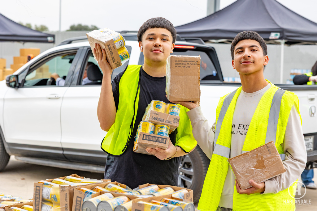 251021 Food Pantry-21