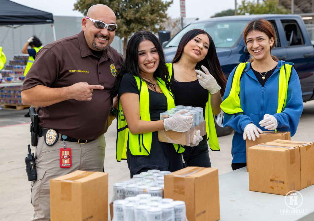 251021 Food Pantry-10