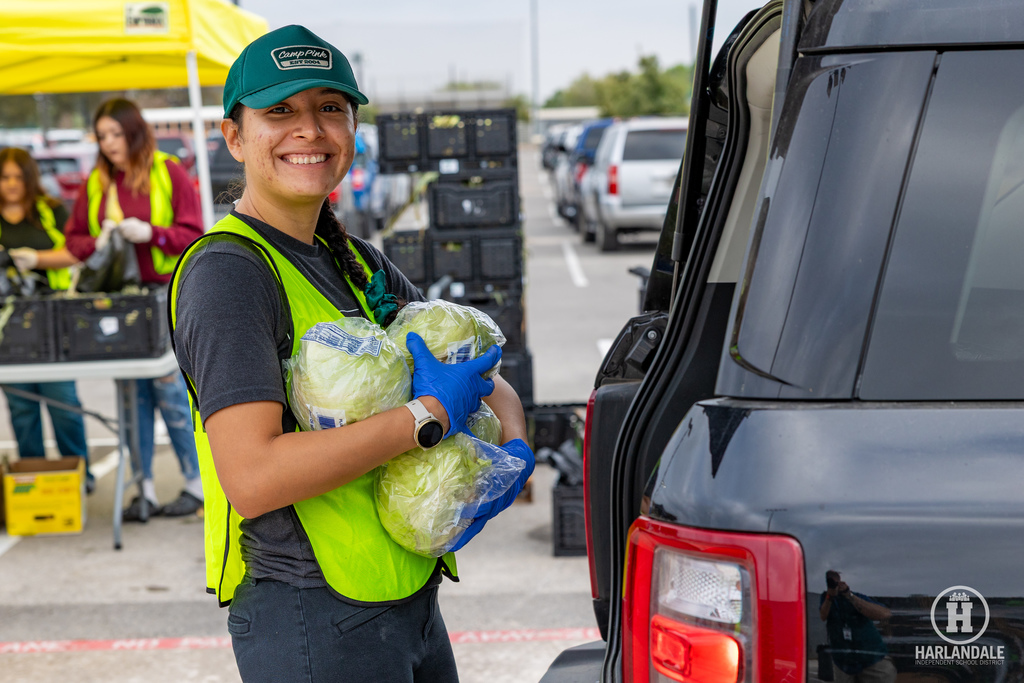 251021 Food Pantry-5