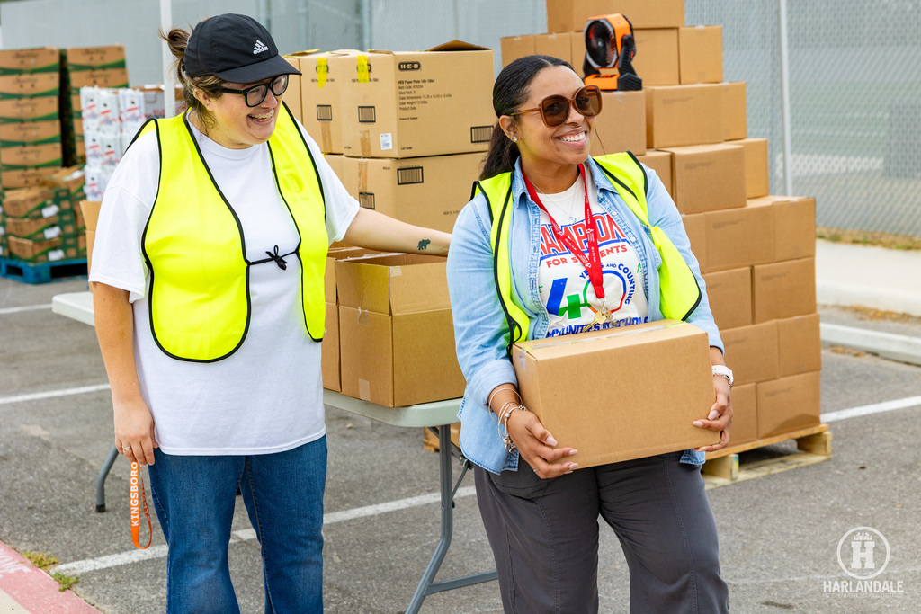 251021 Food Pantry-19