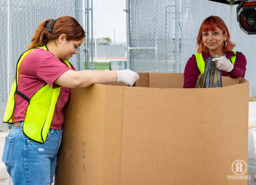 251021 Food Pantry-16