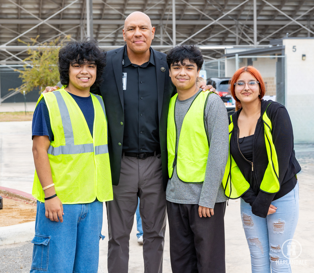 251021 Food Pantry-27