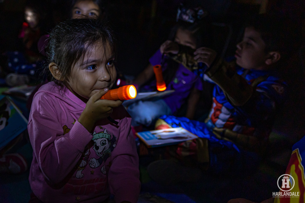 251124 Gillette Read Dark-3