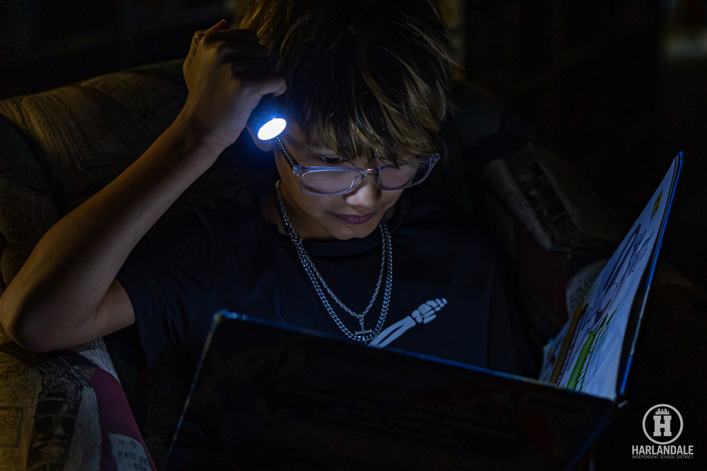 251124 Gillette Read Dark-4