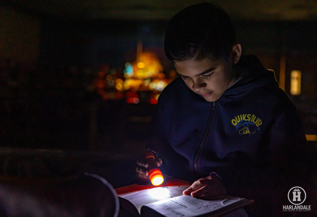 251124 Gillette Read Dark-5