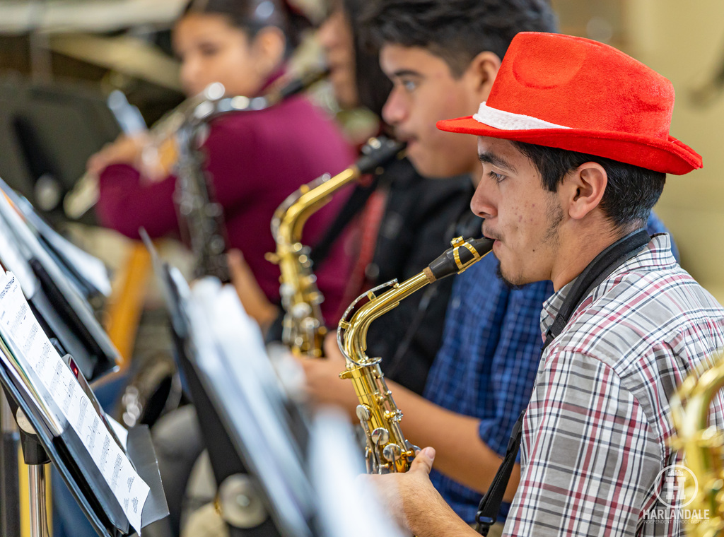 251213 Airport Concert-6