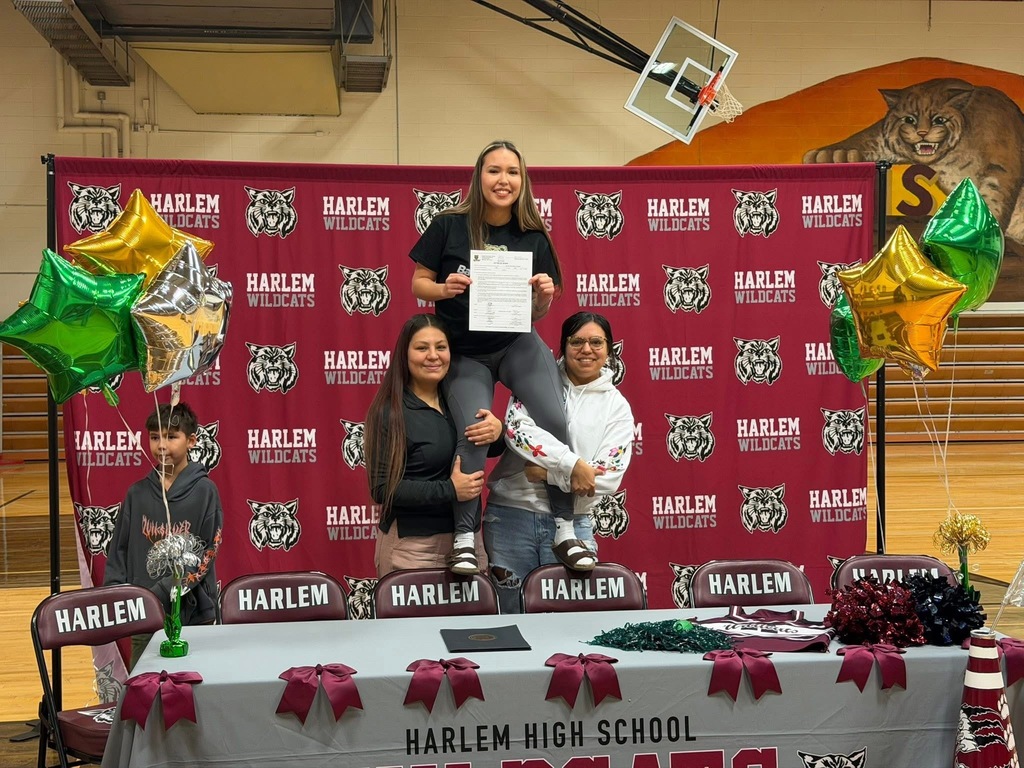 Lilyian turnsplenty signing to RMC cheerleading 