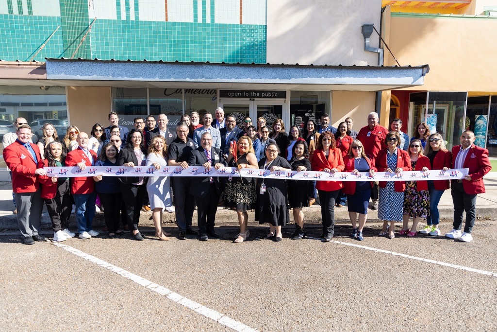 Cosmetology Ribbon Cutting Event 1