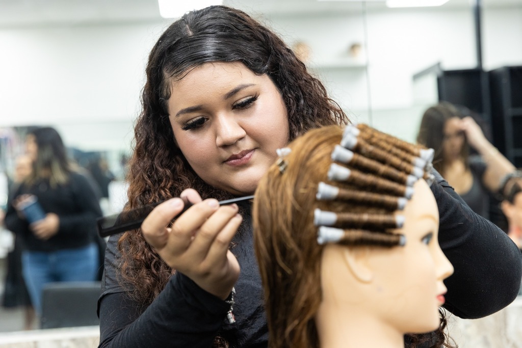 Cosmetology Ribbon Cutting Event 7