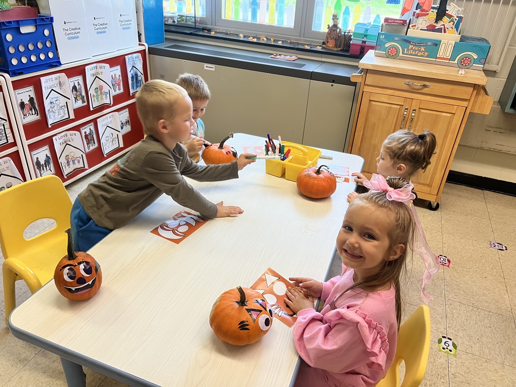 Pre-K Pumpkin Decorating
