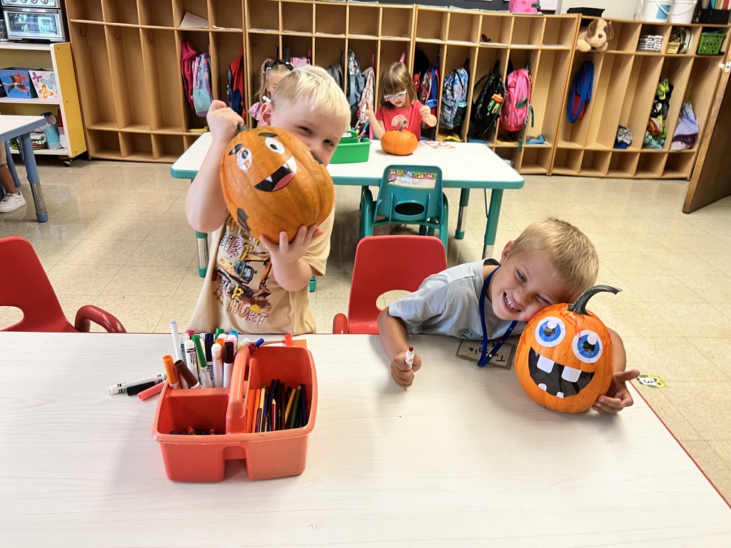 Pre-K Pumpkin Decorating
