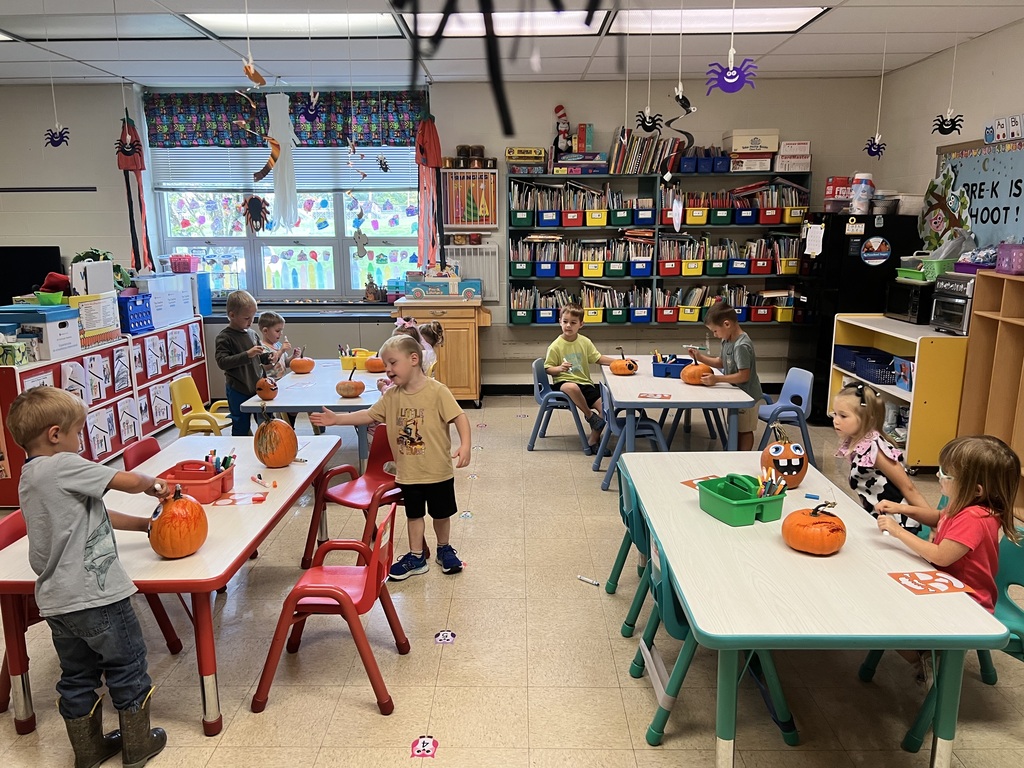 Pre-K Pumpkin Decorating