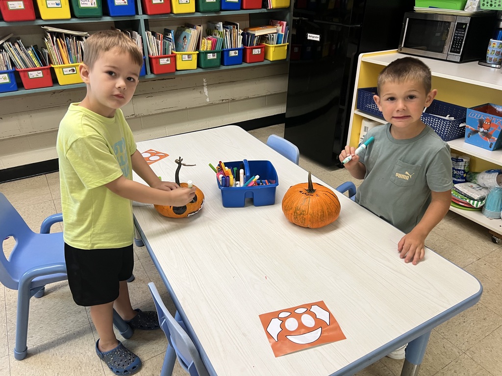 Pre-K Pumpkin Decorating