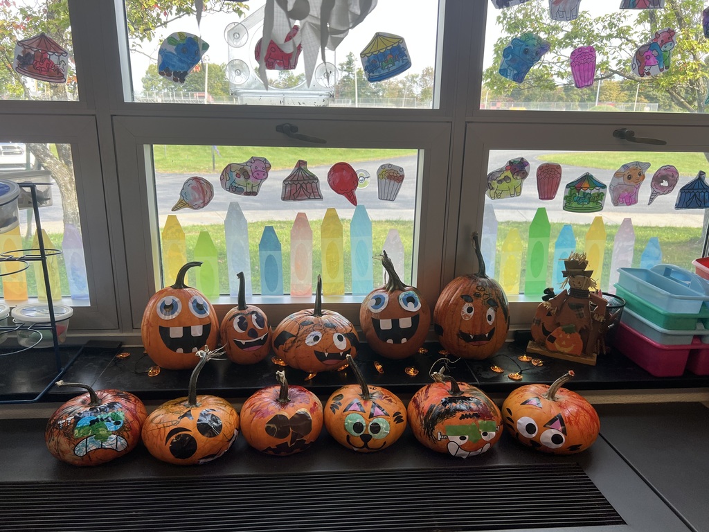 Pre-K Pumpkin Decorating