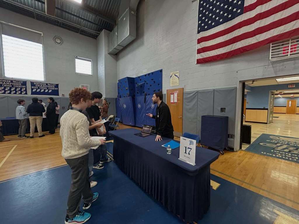 First HP “Future Fair” a Huge Success!  Our 8th-grade students had an amazing opportunity to explore a variety of career paths and industries, thanks to our fantastic HP parents and community members. Students rotated through different stations based on their interests and participated in mock interviews, gaining valuable insights for their future careers. A heartfelt thank you to our volunteers for dedicating their time and effort with our students!  Special shoutout to Ms. Colon and Ms. Weber for their incredible preparation and planning leading up to this dynamic event! 