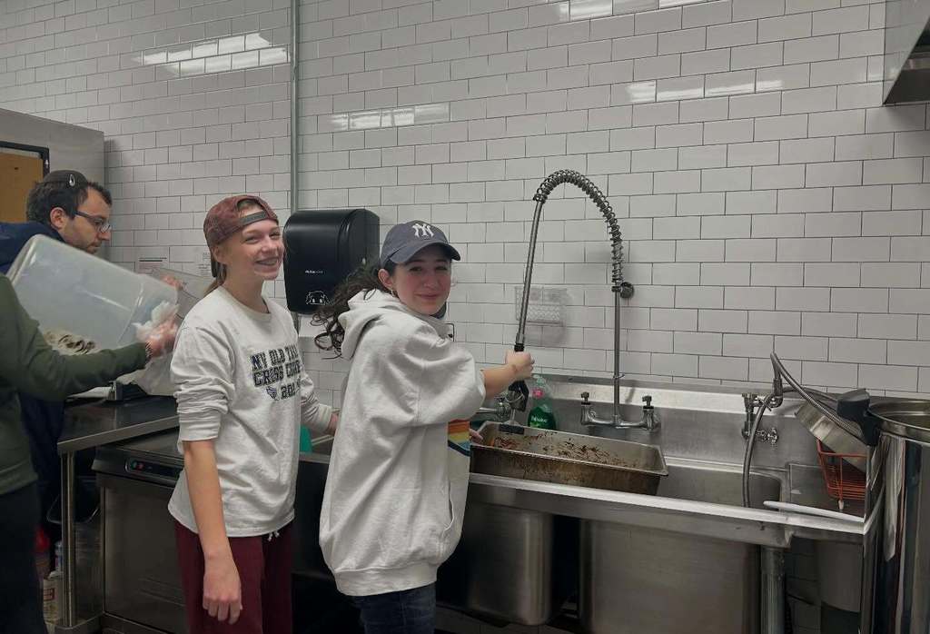 8th Graders Visit the Soup Kitchen at Hebrew Union College as a part of HP Project Pride