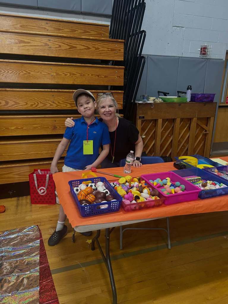 Students enjoy the 5th grade Cardboard Carnival.