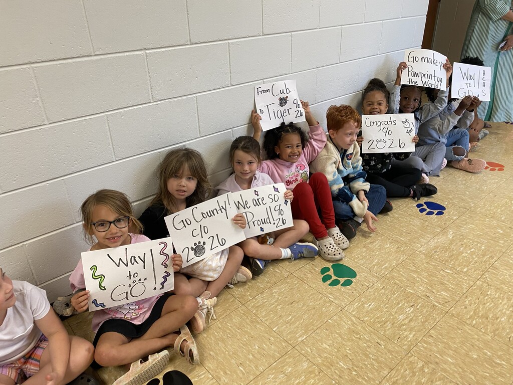 Park students cheer on the seniors