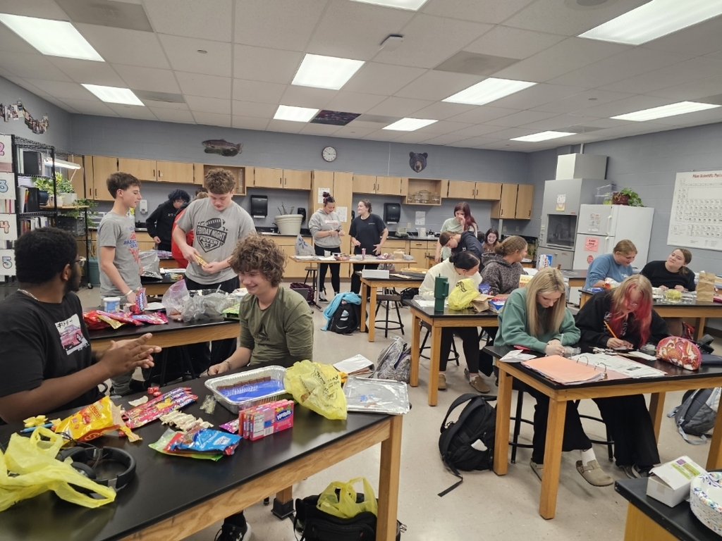 Mrs H's Biology classes are creating Food Cell Models. They are learning the differences between plant and animals cells as well as learning the parts of each type and their functions!!!