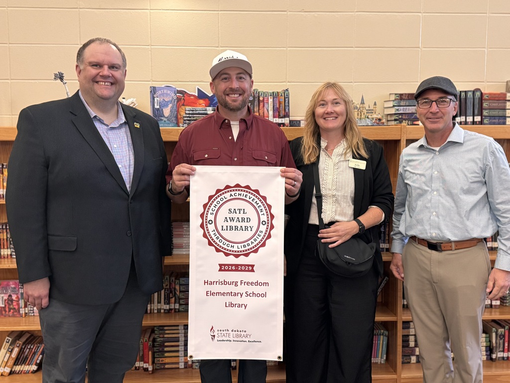 Tyler Muth receiving award from SATL Reps