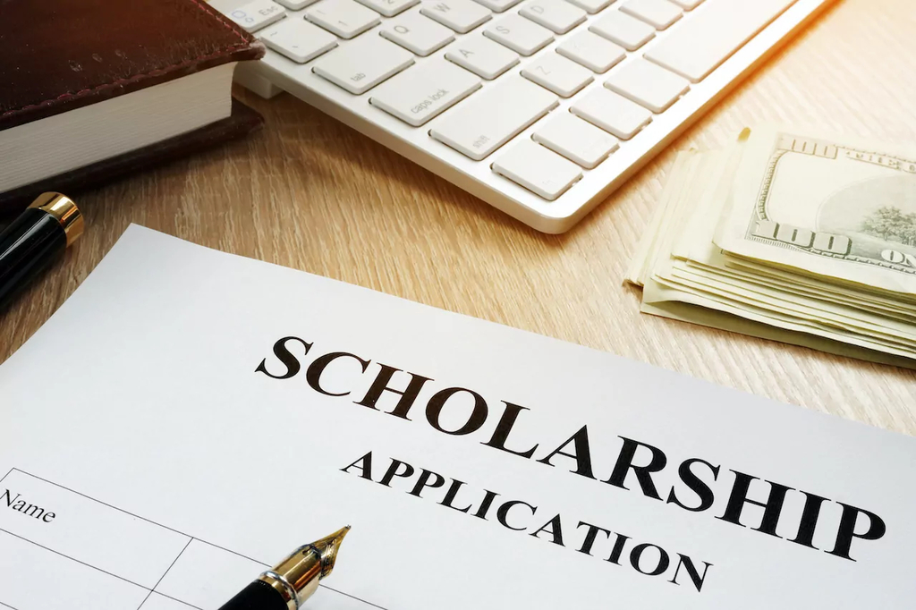 Scholarships Due This Week - Octover 26, 2025 - November 1, 2025