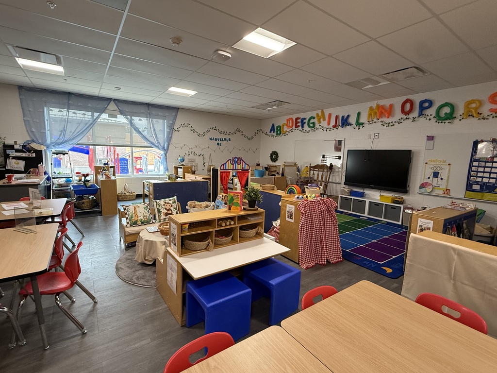 Nutter Fort Primary Teacher Welcoming Students Back to school