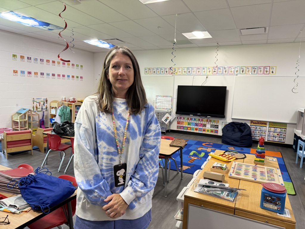 Nutter Fort Primary Teacher Welcoming Students Back to school