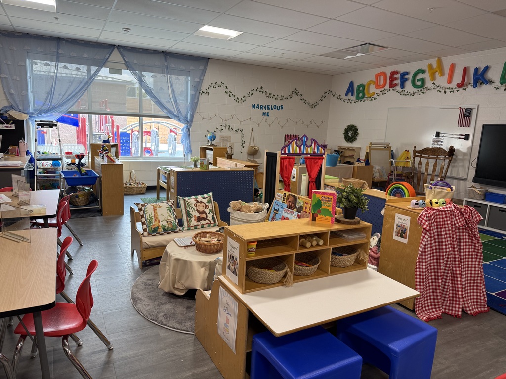 Nutter Fort Primary Teacher Welcoming Students Back to school