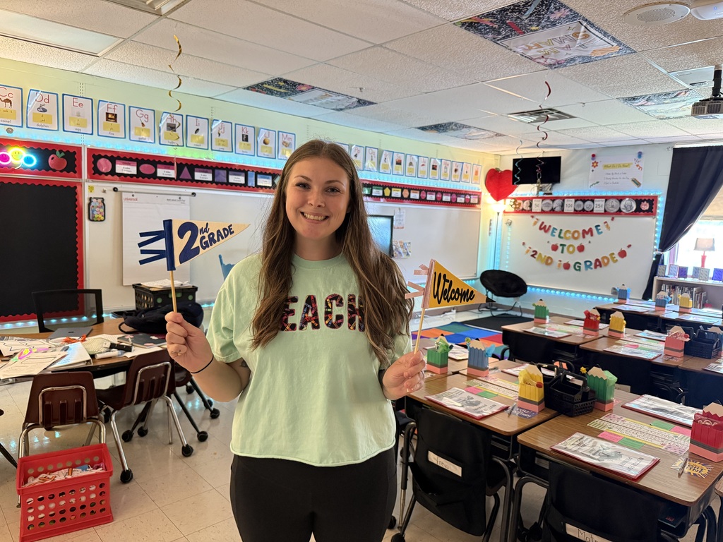 Nutter Fort Primary Teacher Welcoming Students Back to school