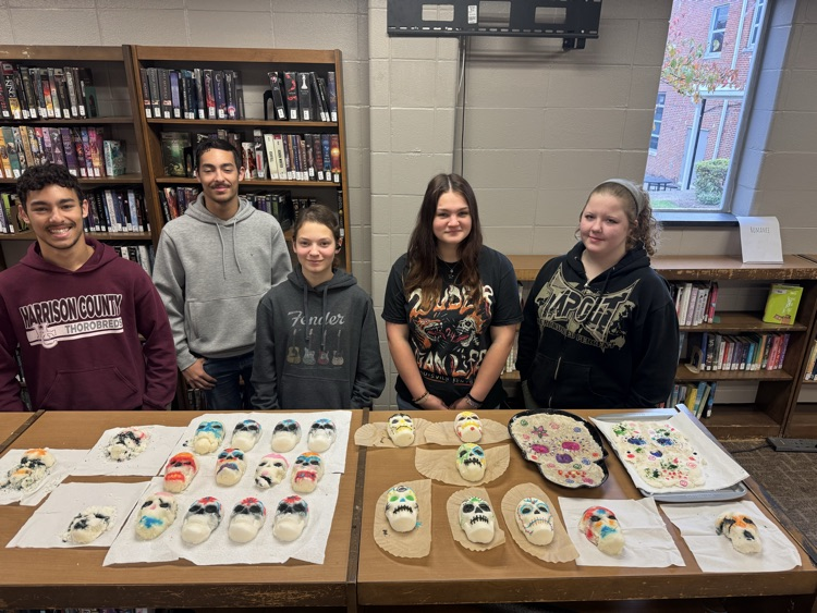 Spanish 3/4 students created Sugar Skulls for Dia de los Muertos celebration! 