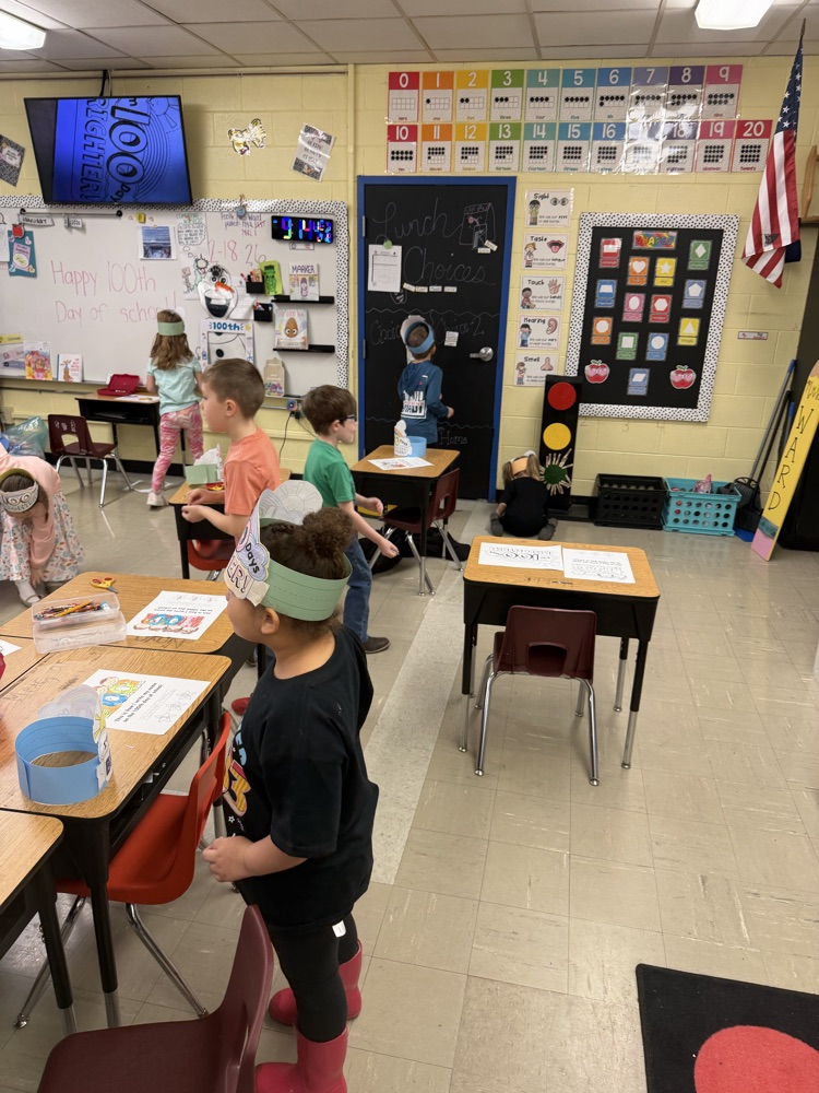 Mrs. Wardβs Class- 100th Day